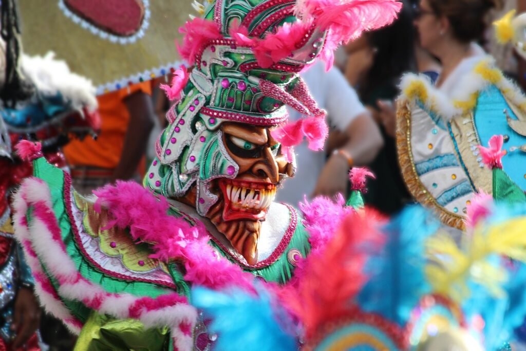 Carnaval de la Vega: Un Desfile de Tradiciones y Alegría